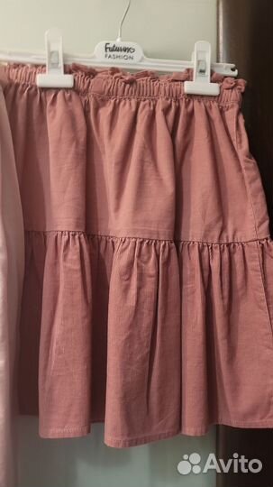 Продам нарядный костюм двойка для девочки 6-8 лет