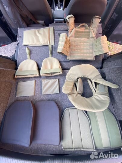 Бронежилет в сборе, с плитами и доп. защитой