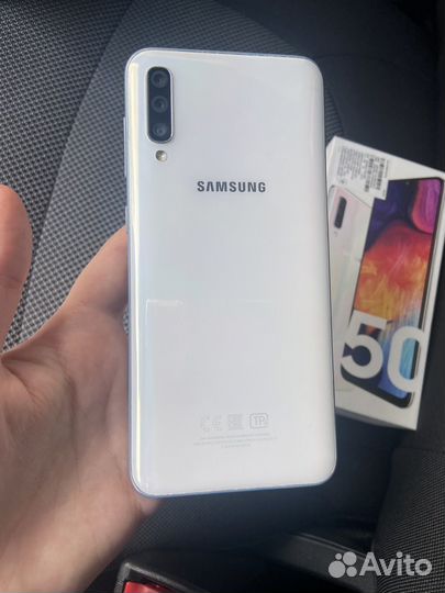 Samsung Galaxy A50, 4/64 ГБ