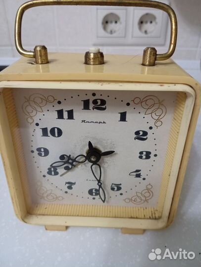 Часы будильник СССР