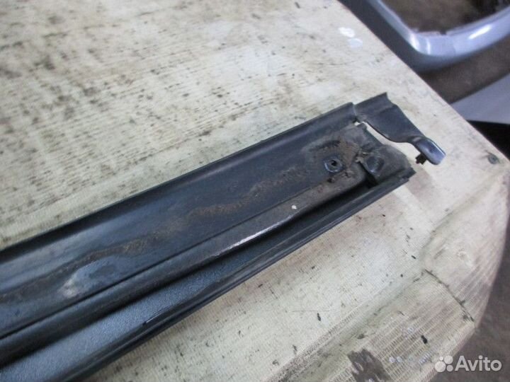 Накладка двери задней правой Cadillac SRX 2003-200