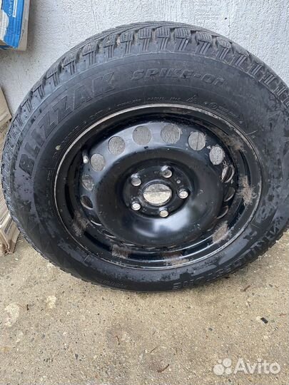 Зимняя резина Bridgestone 195/65 R15 с дисками