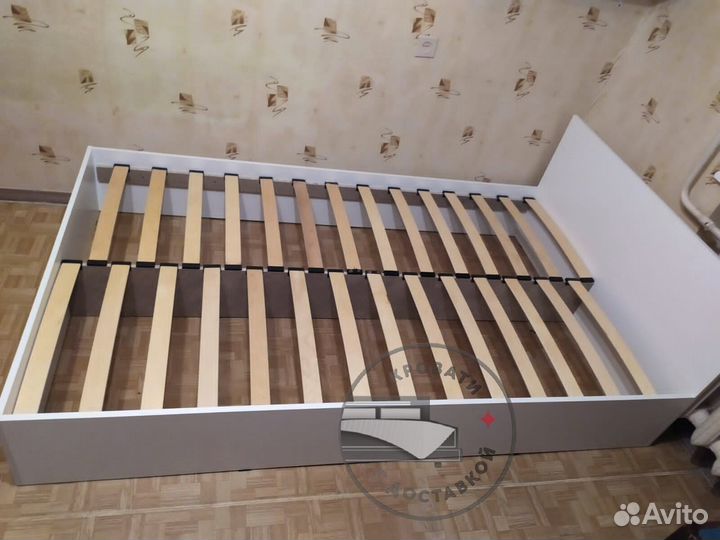 Кровать полутороспальная