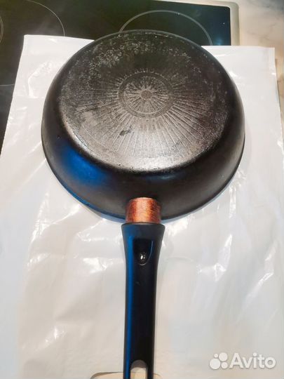 Сковора 2 шт 24 и 26см бу