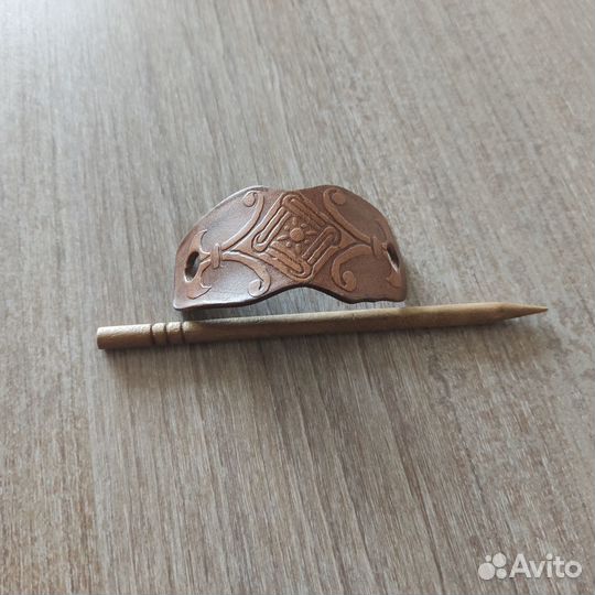 Заколка для волос из натуральной кожи и дерева нов