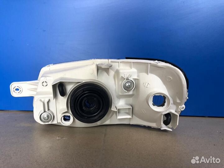 Фара на хендай акцент правая