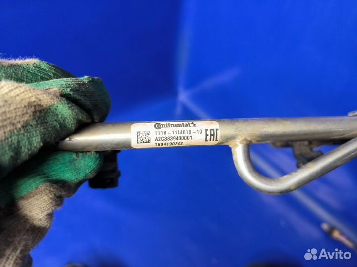 LADA Granta Kalina Топливная рампа с форсунками