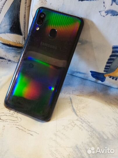 Samsung Galaxy A40, 4/64 ГБ