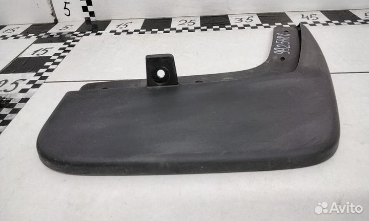 Брызговик задний правый Mitsubishi Pajero Sport 3