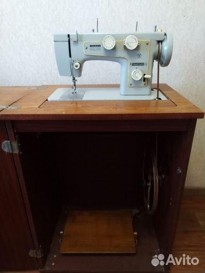 Швейная машина Подольск ножная