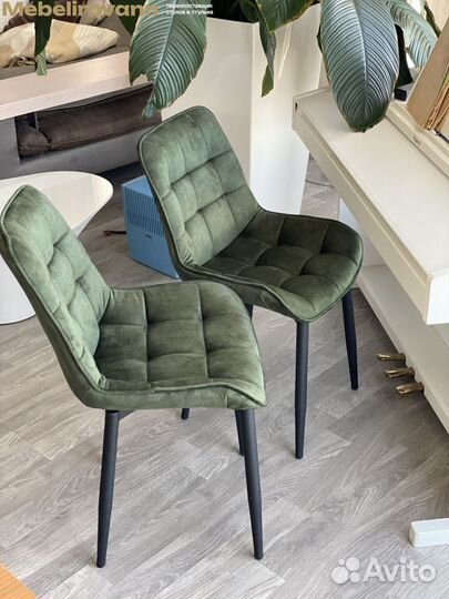 Мягкие велюровые стулья со спинкой