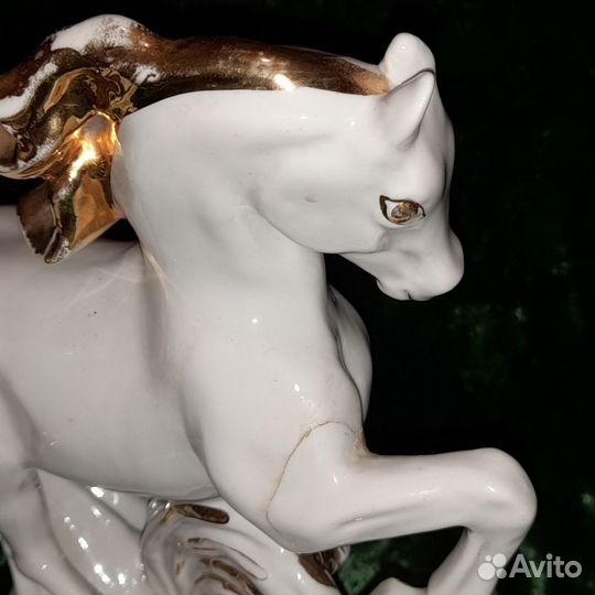 Цапля на болоте Конь-огонь - статуэтки