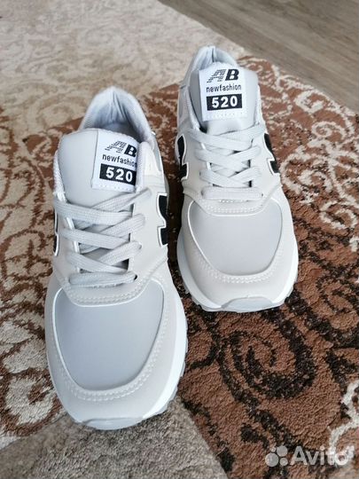 Кроссовки р36