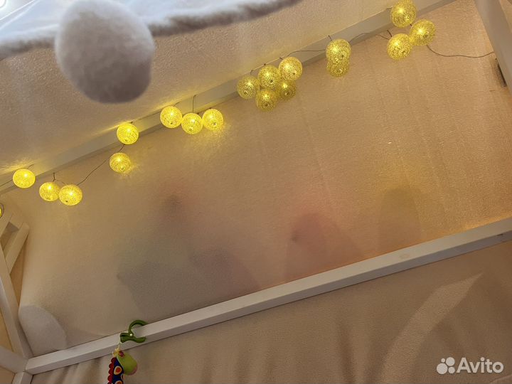 Детская кроватка домик