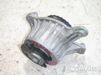 Подушка двигателя A2052407600