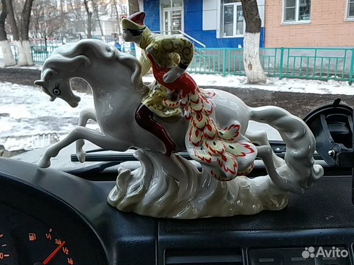 Фарфоровые статуэтки