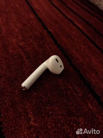Левый наушник Airpods 2 поколения оригинал