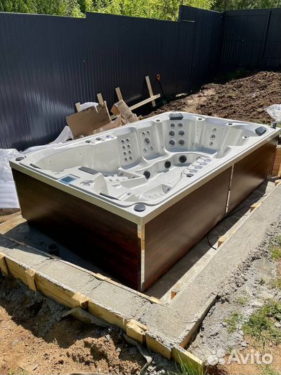 Уличный спа бассейн Lovia L702