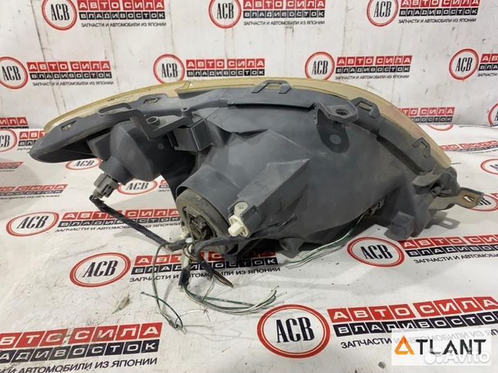 Фара левая toyota IST