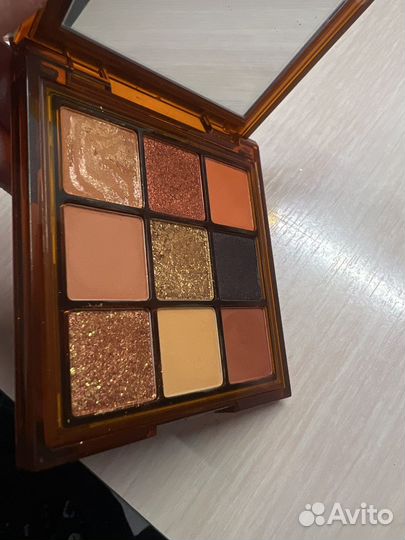 Huda beauty caramel тени