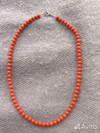 Коралловые бусы
