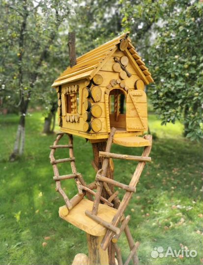 Кормушка для белок и птиц