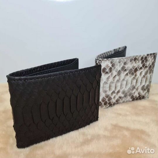 Чехол из кожи питона