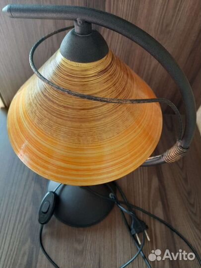 Лампа настольная