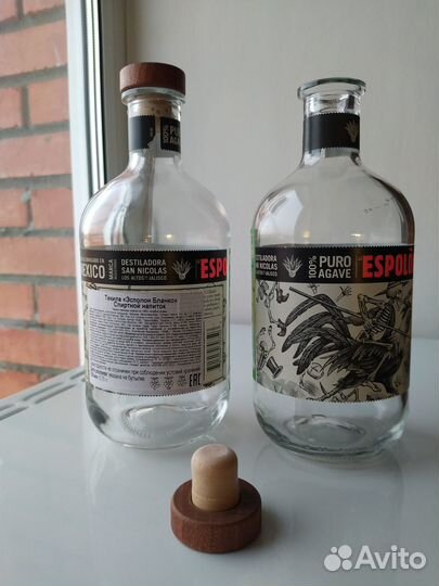 Бутылка стеклянная с пробкой из-под текилы