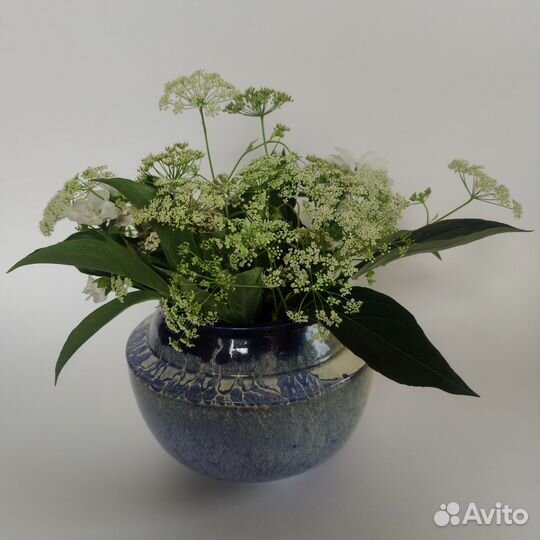 Керамическая ваза для маленьких букетов 