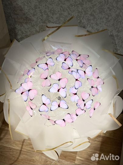 Нежный букет из бабочек