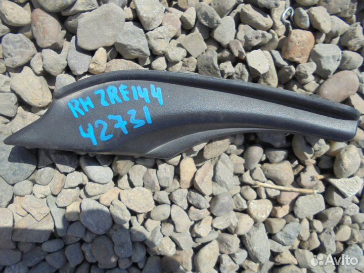 Уголок жабо правый Toyota Corolla Fielder ZRE144