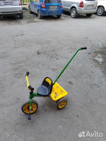 Детский трёхколесный велосипед