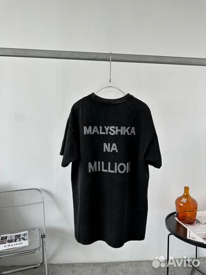 Футболка женская со стразами malyshka NA million