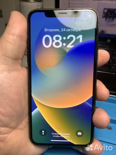 iPhone X, 64 ГБ