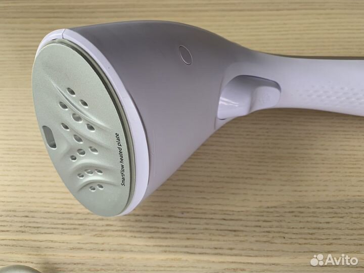Отпариватель для одежды Philips Steam & go