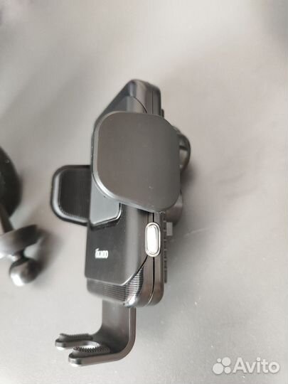 Держатель для телефона с беспроводной зарядкой