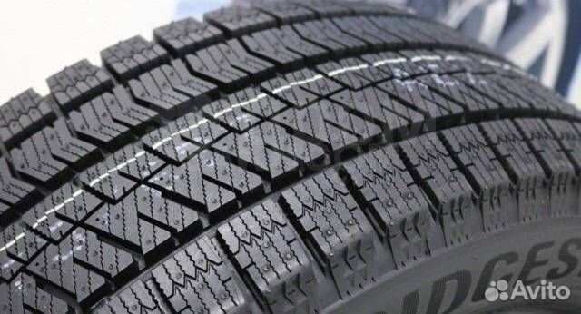 Bridgestone Blizzak Ice 225/45 R17