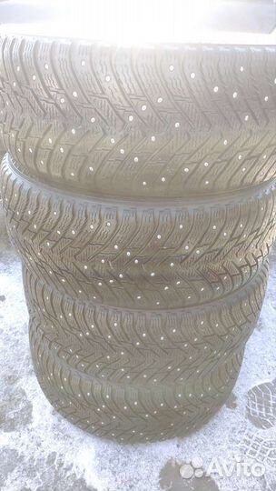 Nokian Tyres Hakkapeliitta 8 215/50 R17