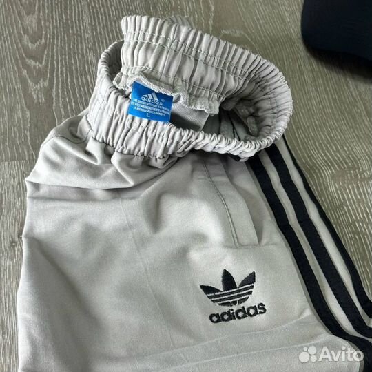 Спортивный костюм adidas