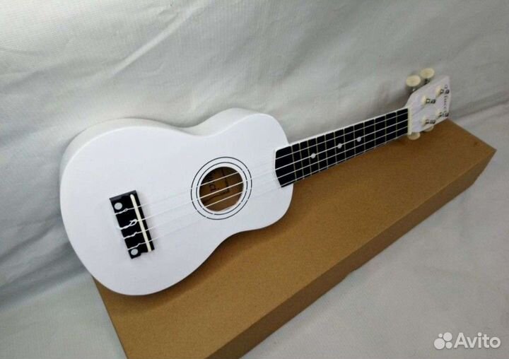 Укулеле с чехлом