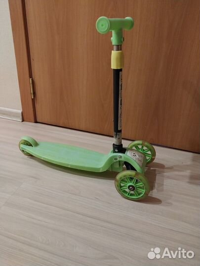 Самокат детский трехколесный светящийся