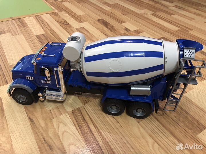 Бетономешалка Bruder