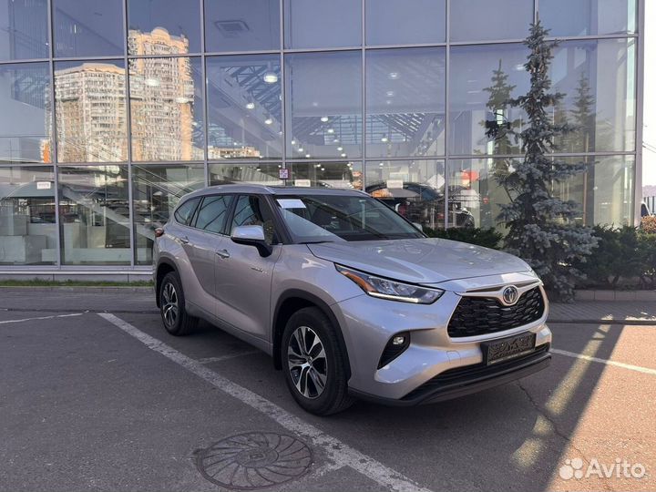 Toyota Highlander 2.5 AT, 2022