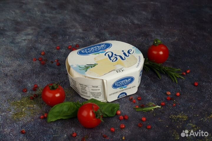 Сыр мягкий Бри с белой плесенью