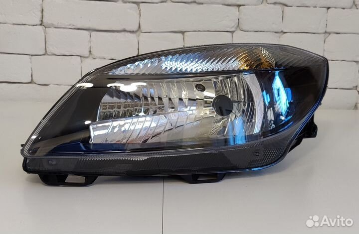 Фара левая Skoda Fabia (5J) 2007-2014