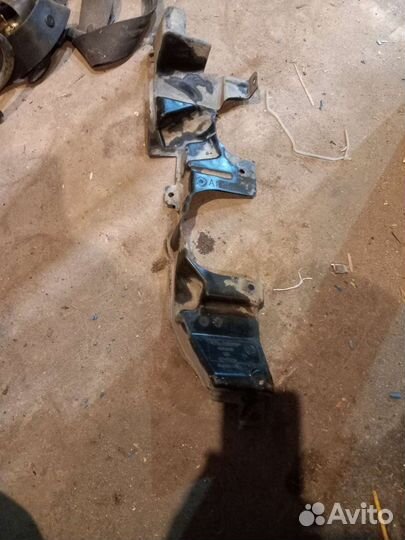 Кожух рулевой рейка BMW X5 E70