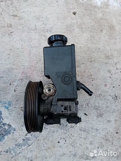 Насос гидроусилителя на СанЁнг Кайрон 014г