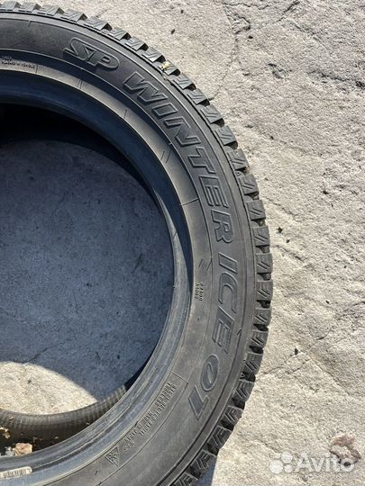 Dunlop SP Winter Ice 01 205/55 R16 94T