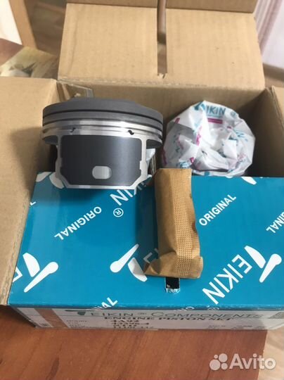 Поршня с пальцами и гильзы на Митсубиси на 4а92